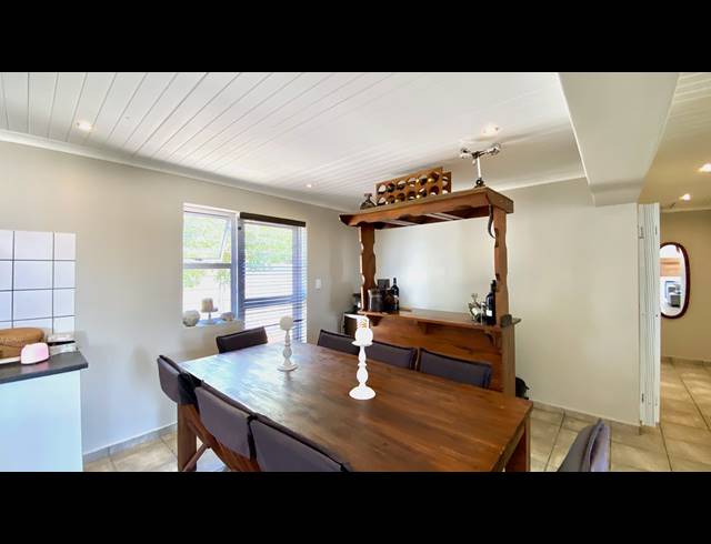 4 BEDROOM HOUSE FOR SALE IN VELDDRIF